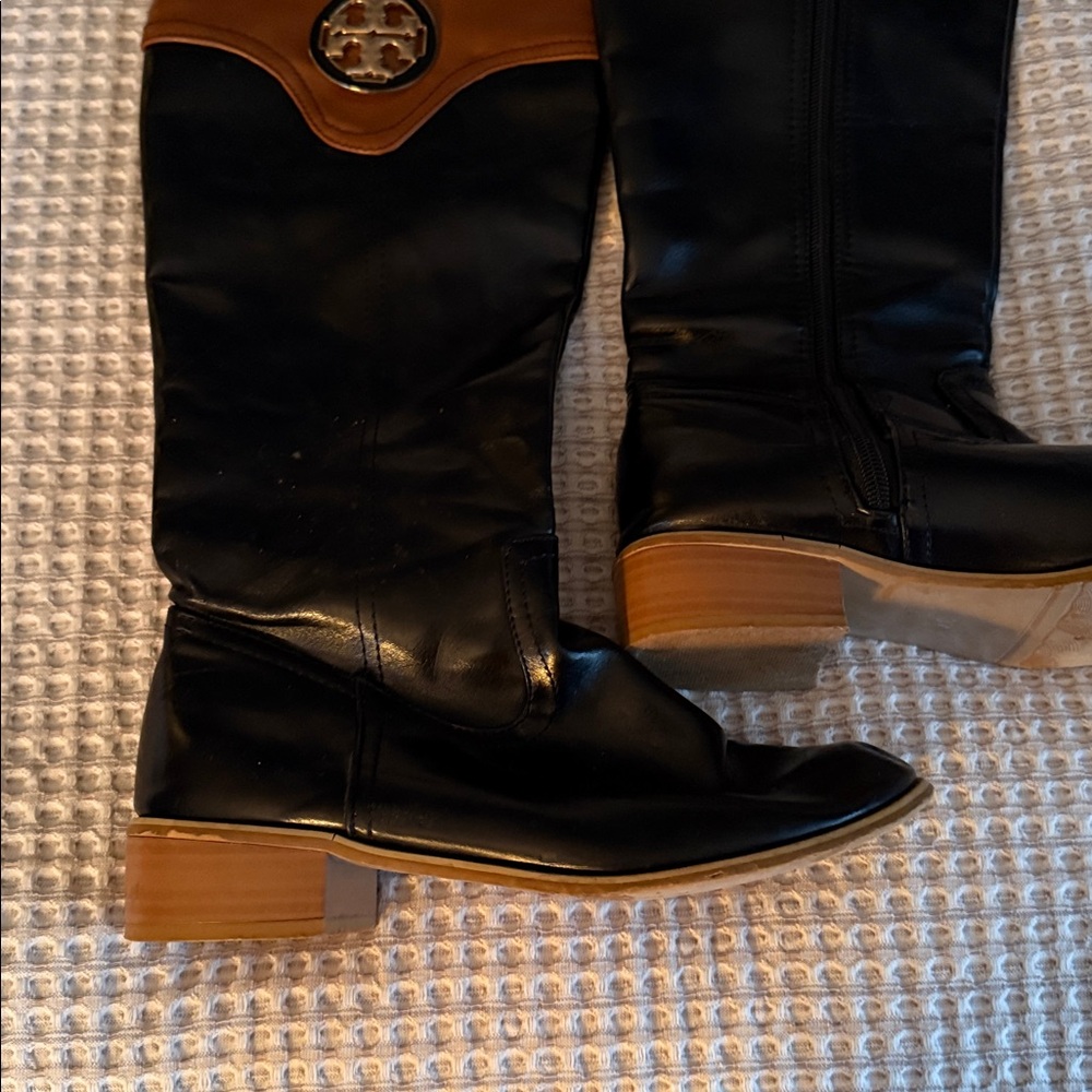 Tory Burch Black and Tan Heeled Boots in size 7 - Picture 3 of 5